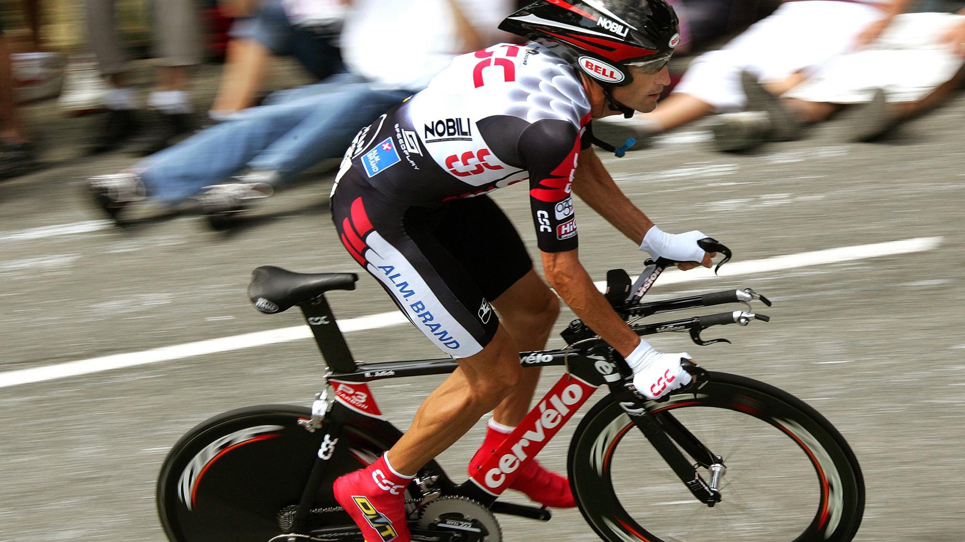 “法甲强队纷争不断,争夺冠军进入最后冲刺”,法甲冲突