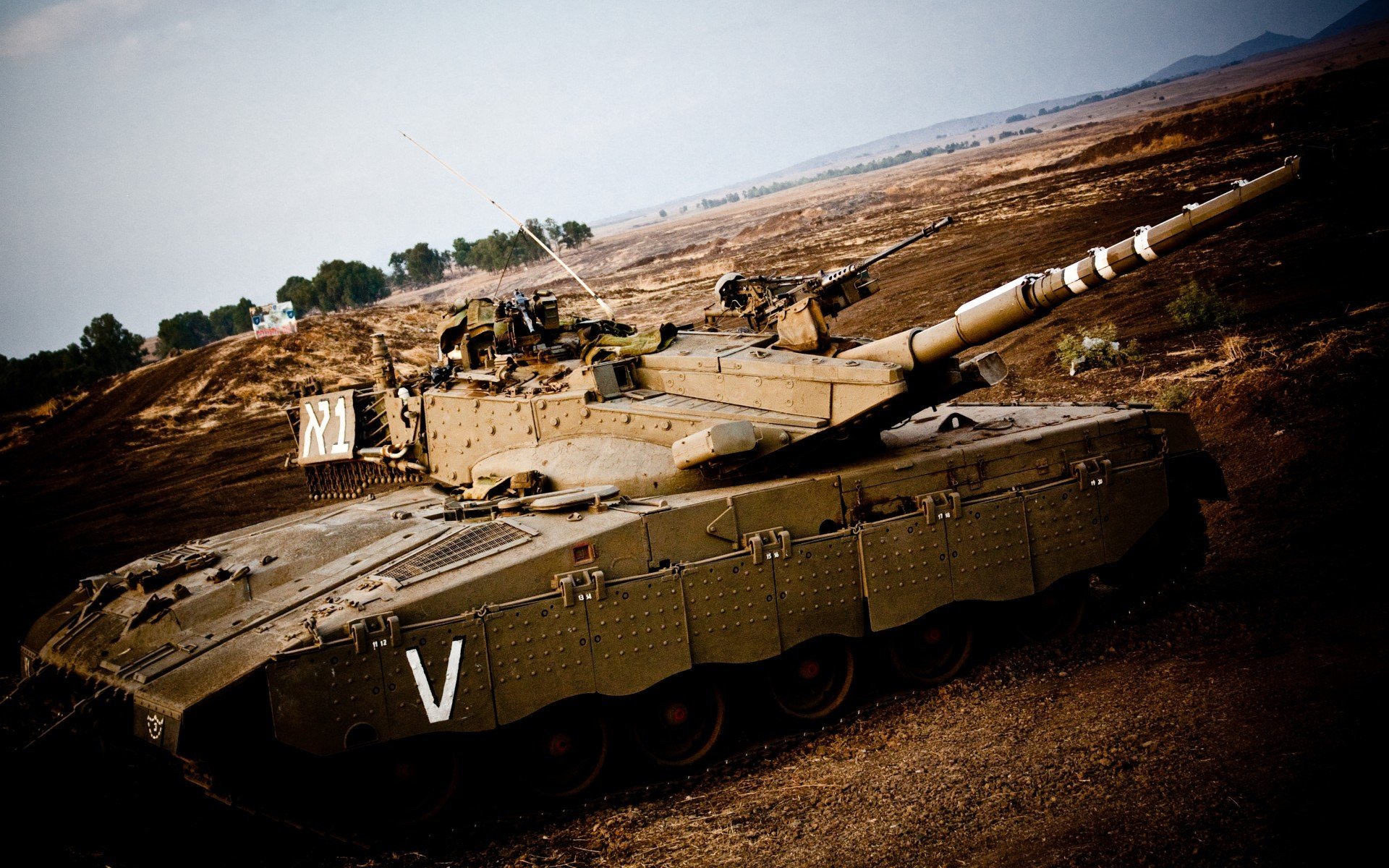 爱游戏体育-西甲：巴萨4-3战胜比利亚雷亚尔，莱万梅开二度刷新纪录，西甲第11轮巴萨vs比利亚雷亚尔