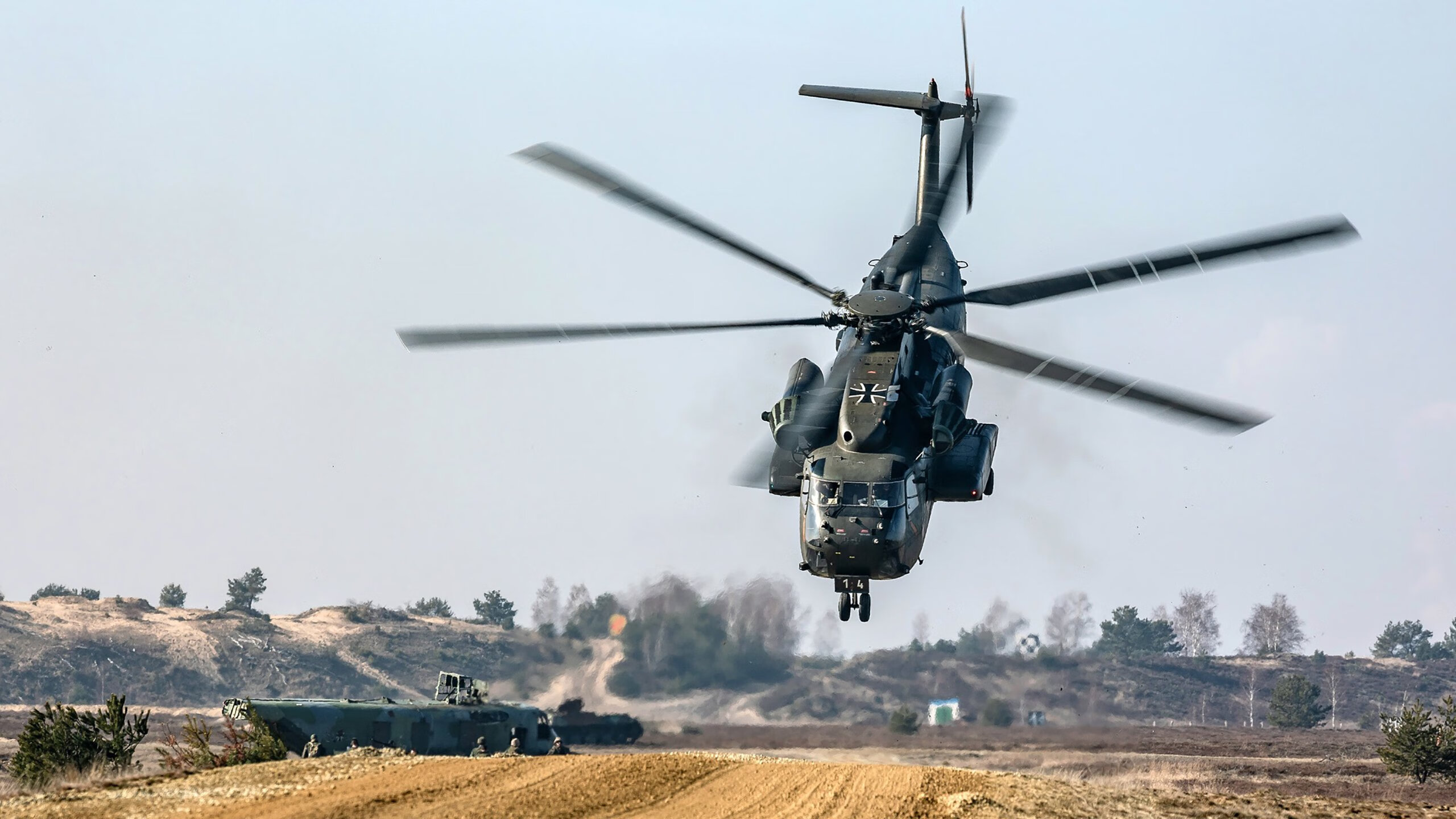 AYX体育-国足伤员陆续复出，阵容趋于完整，国足伤病情况