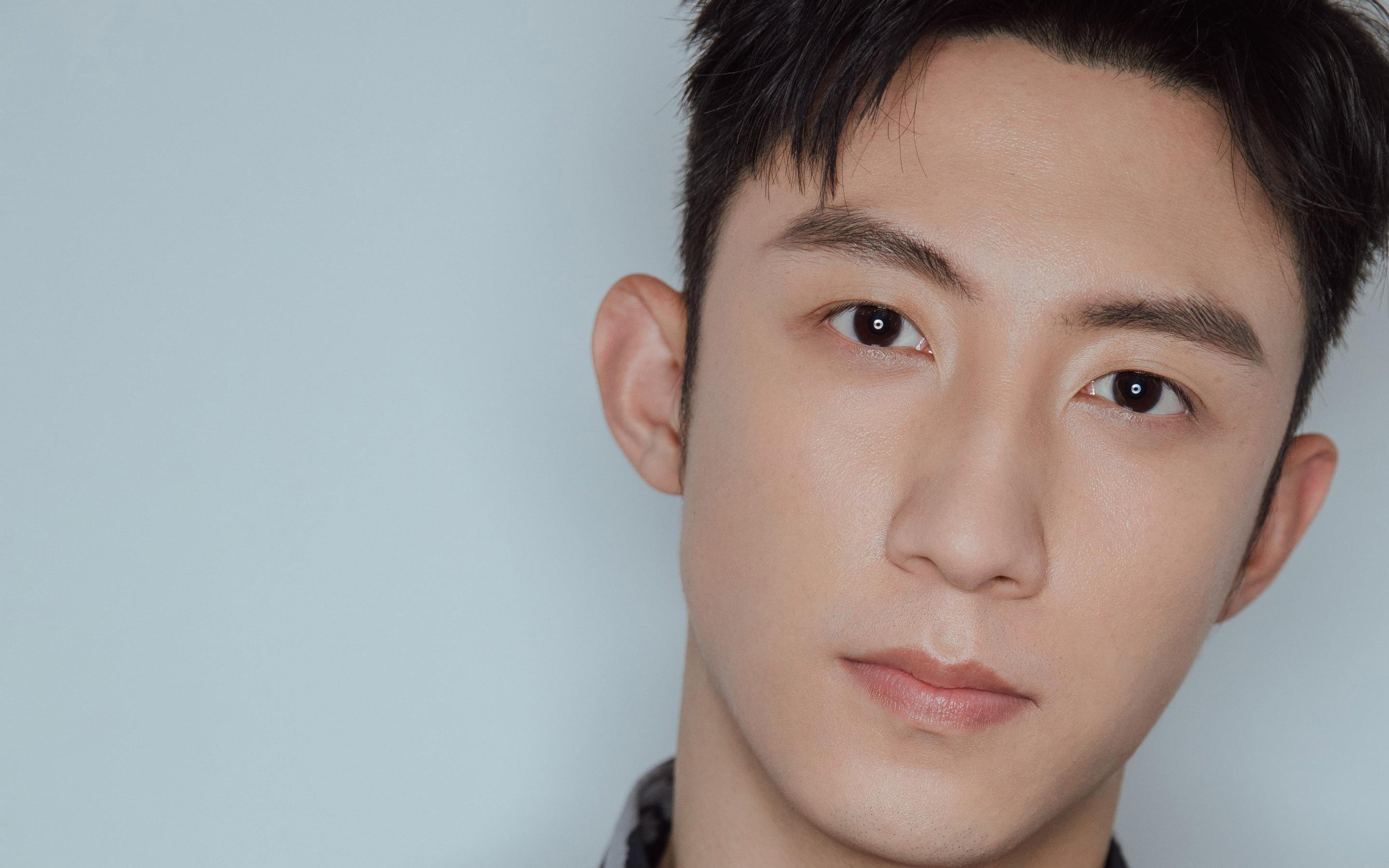 爱游戏体育-安东·李恩：用精准的传球和灵动的跑位，带领全黑队驰骋全场，李恩东简历